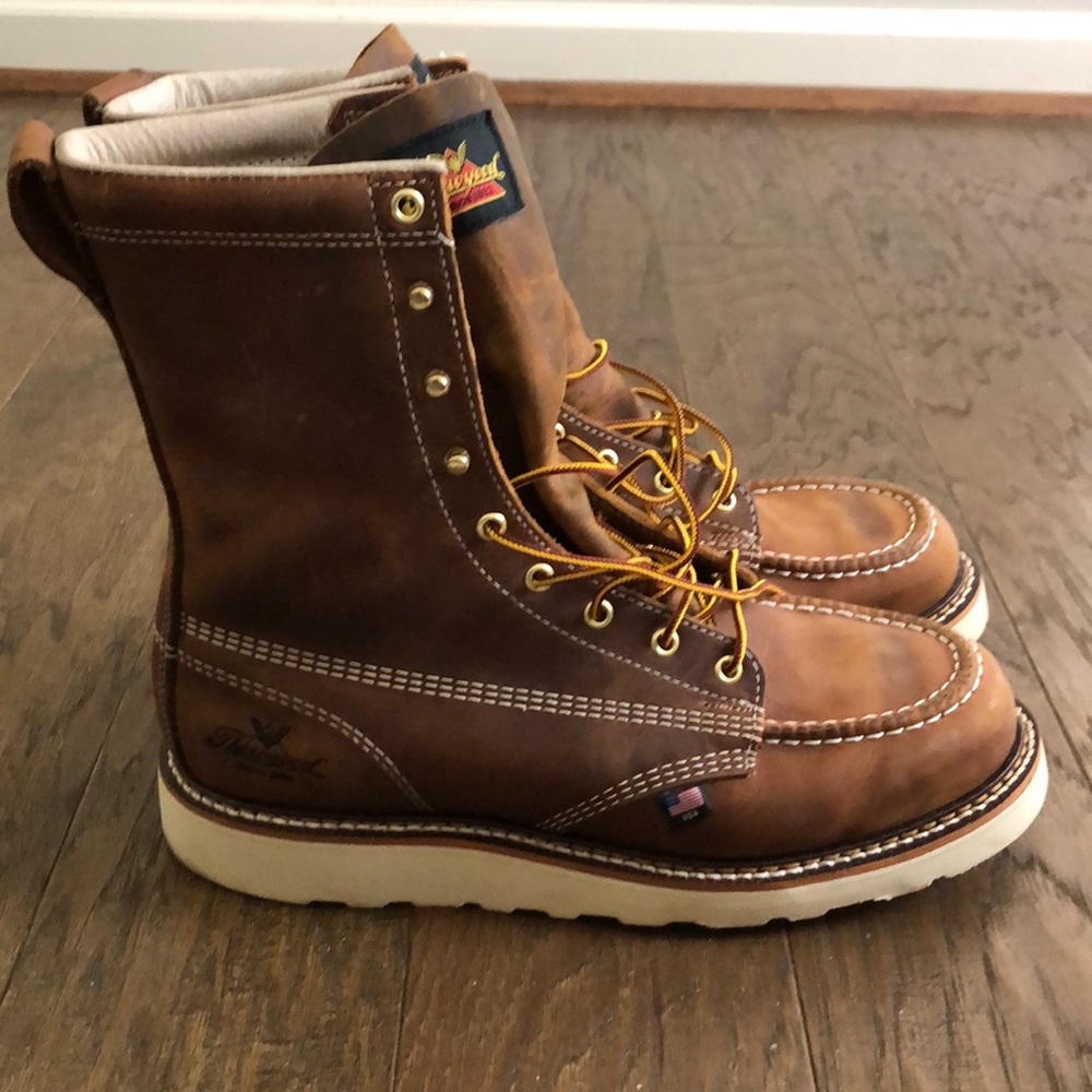 Thorogood 8” Moc Toe Boots 9 1/2 2E